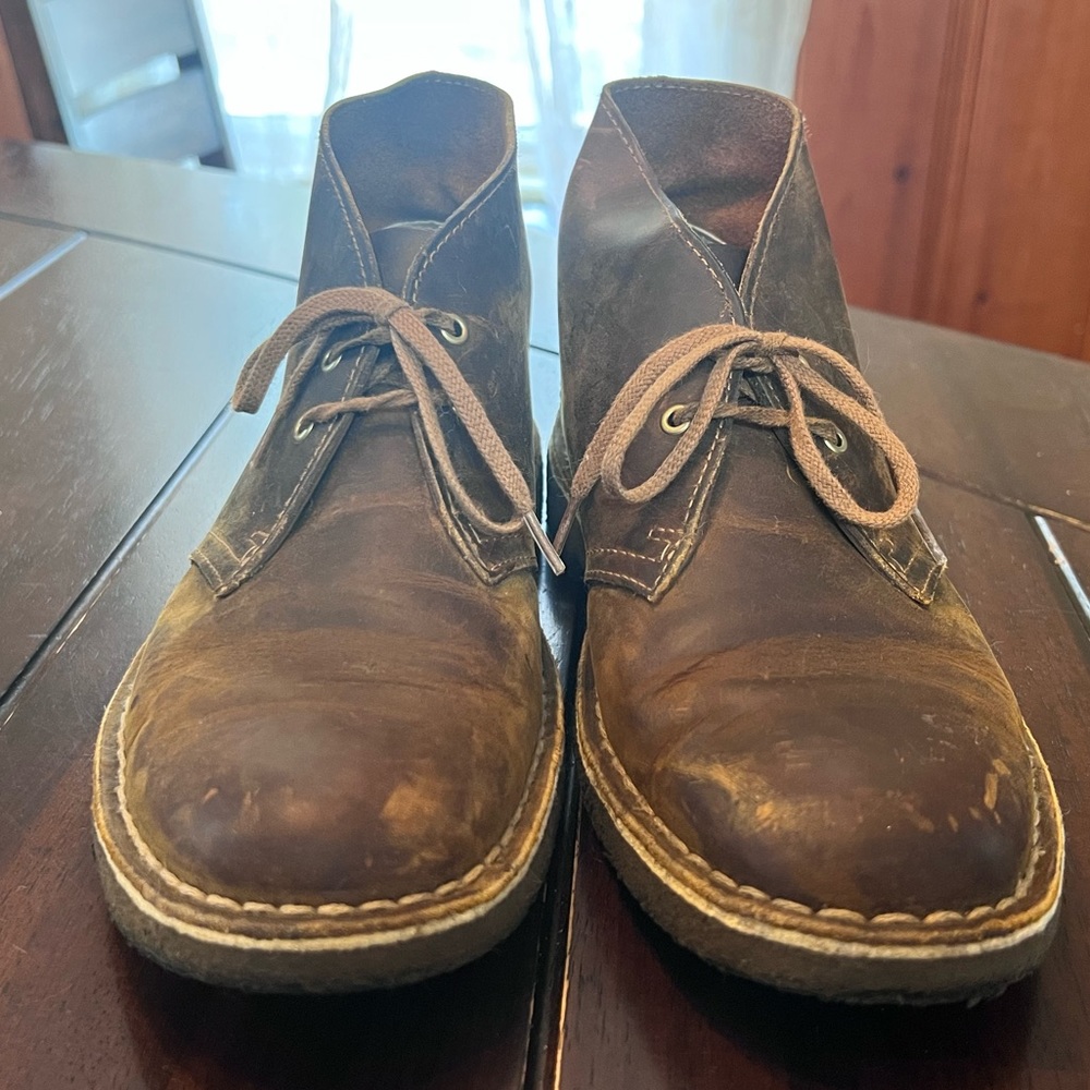 CLARKS Beeswax Leather Chukka Boots